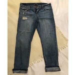 Levi’s Boyfriend Jeans Medium Wash Size 9